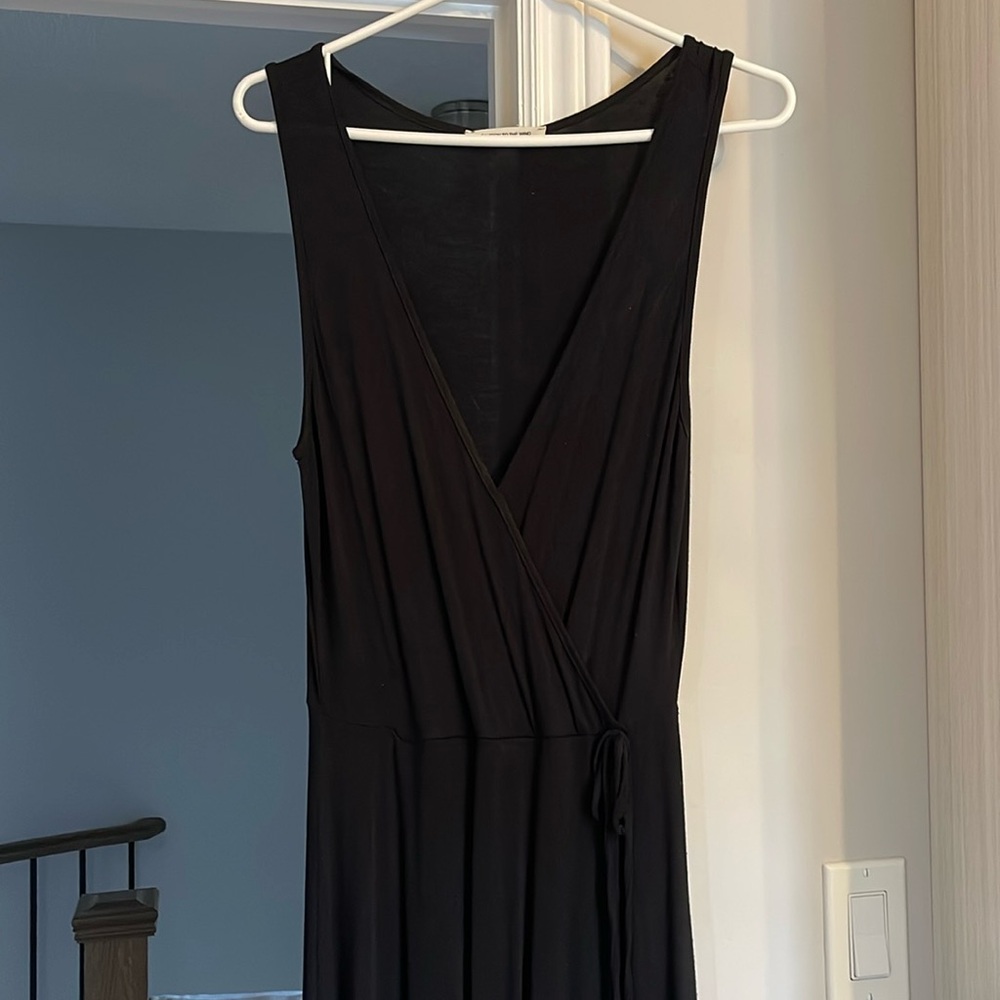Black Sleeveless Dress